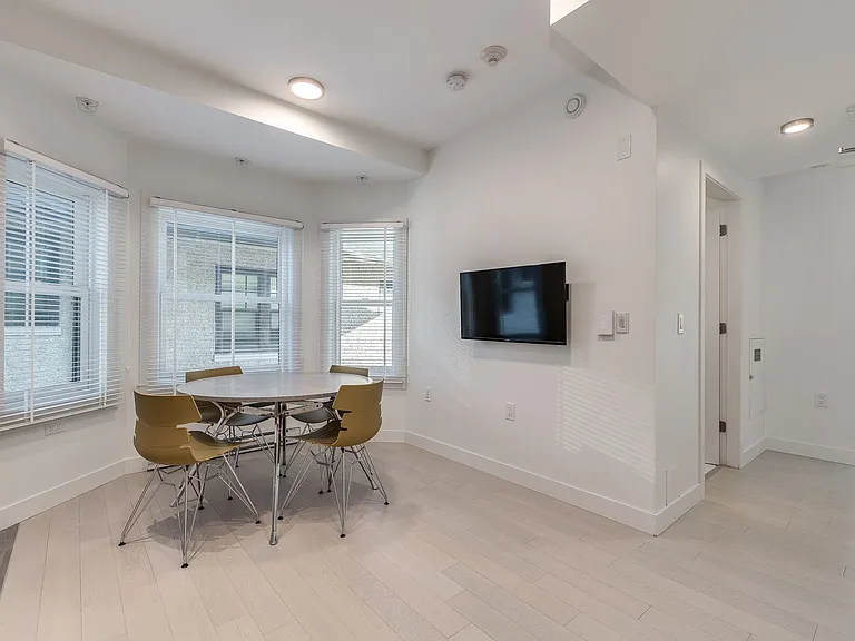 1431 Haro St #1429 — Photo 33