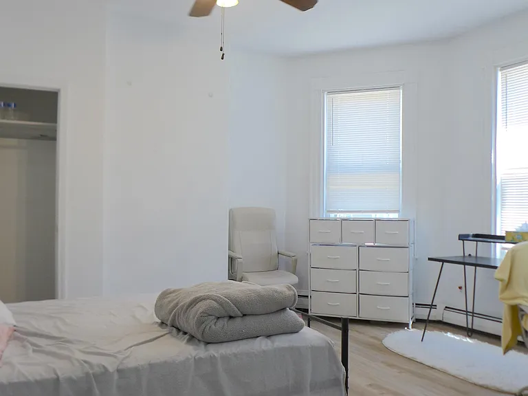 63 Plymouth St — Photo 12