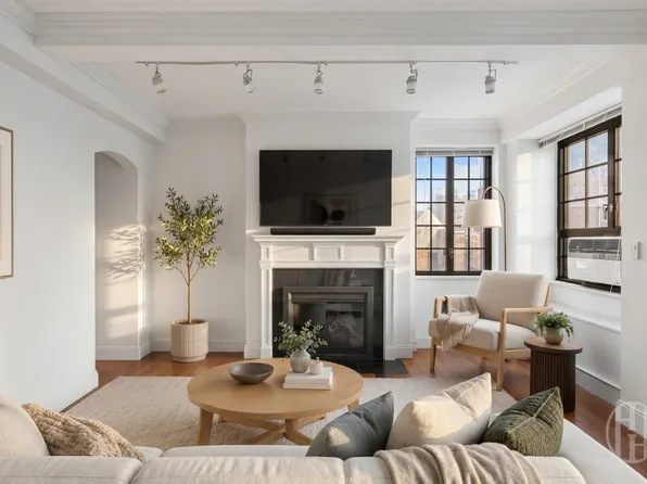 211 East 35th Street image 1 of 15