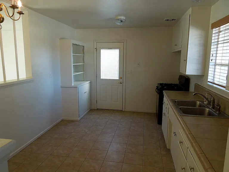 Kitchen 1