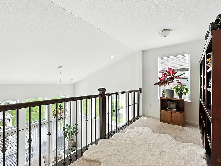 5497 Mercier St — Photo 22