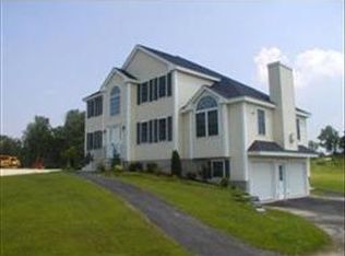 24 Cartpath Ln, Dracut, MA 01826