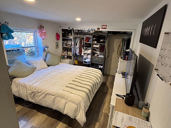 4th image of 111 Linden Ave