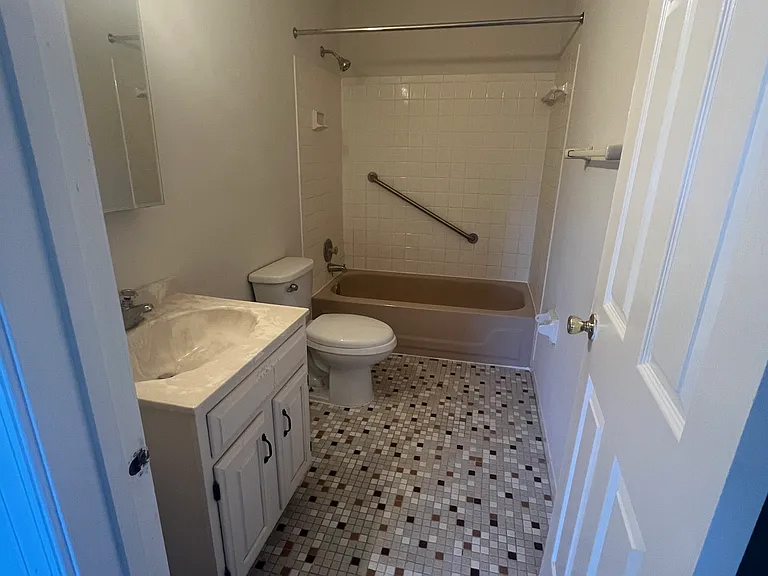 309 Patricia Cir — Photo 16