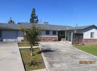 561 N Villa Ave, Dinuba, CA