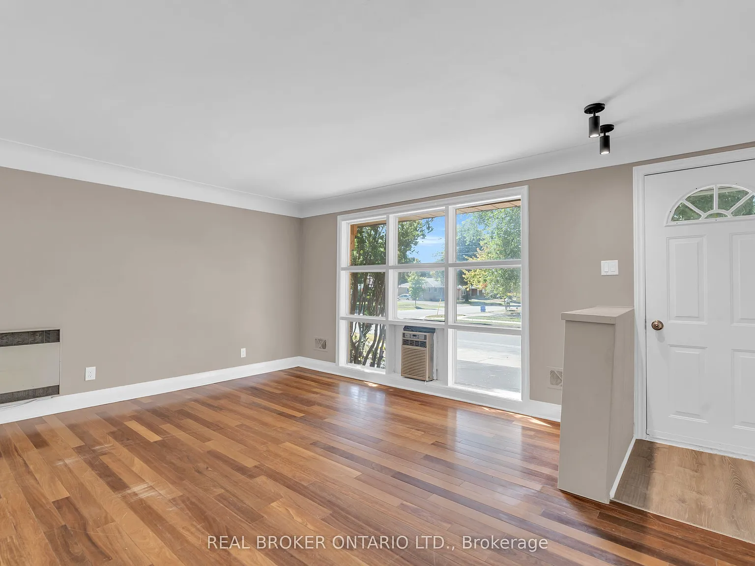 1 bed, $1,900 — Photo 4