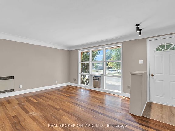 4th image of 301 Franklin St N #A