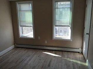 1 bed, 1000 sqft, $1,000 — Photo 3