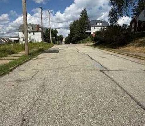 Exterior Neighborhood (street photo)