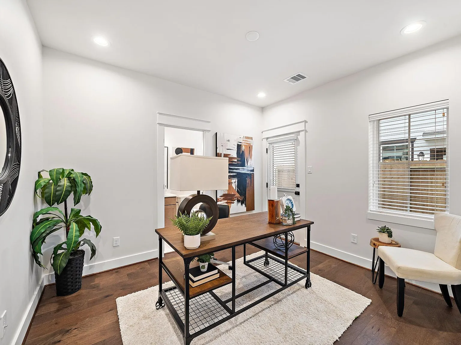 3 bed, 3.5 bath, 1814 sqft, $2,970 — Photo 2