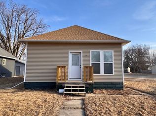 28 Morgan St, Tracy, MN 56175