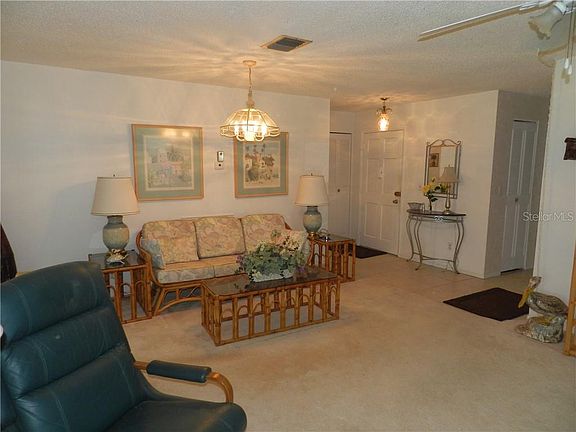 5th image of 109 Elmwood Cir #109