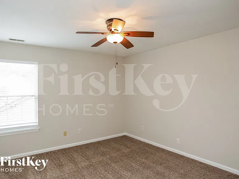 17651 Willow Creek Way — Photo 4