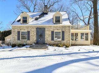1558 N 123rd St, Wauwatosa, WI