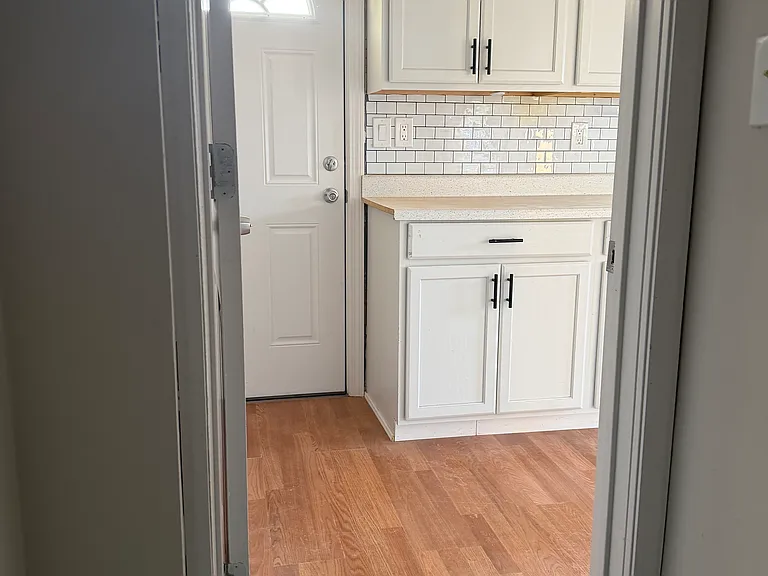8 Higbie Dr — Photo 15