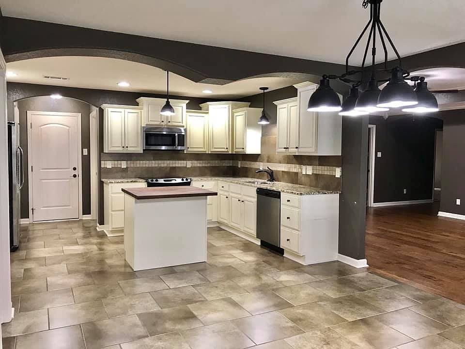 1st image of 198 Abby Ln
