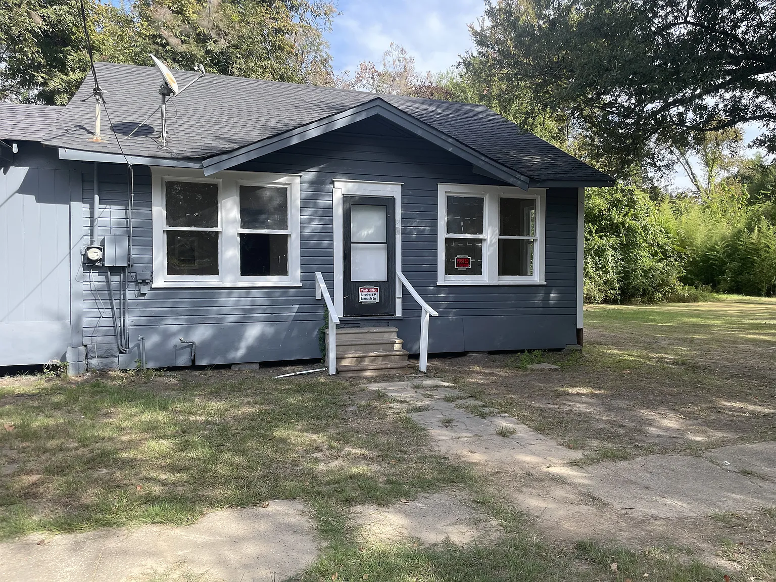 3 bed, 1344 sqft, $1,200 — Photo 1