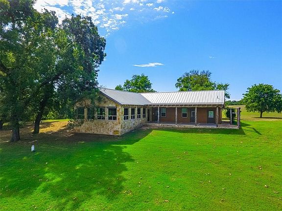 5th image of 3600 Lakeview Dr