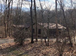 1074 Nemacolin Dr, Ohiopyle, PA 15470