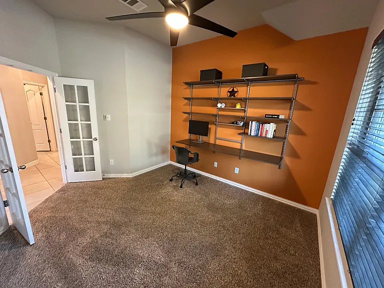 909 Hartman Dr — Photo 4