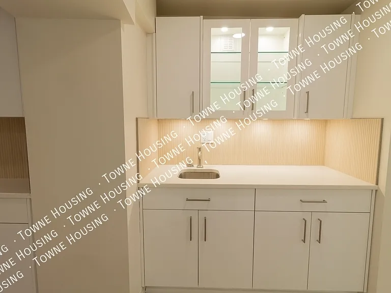 17 N Pearl St #1 — Photo 8