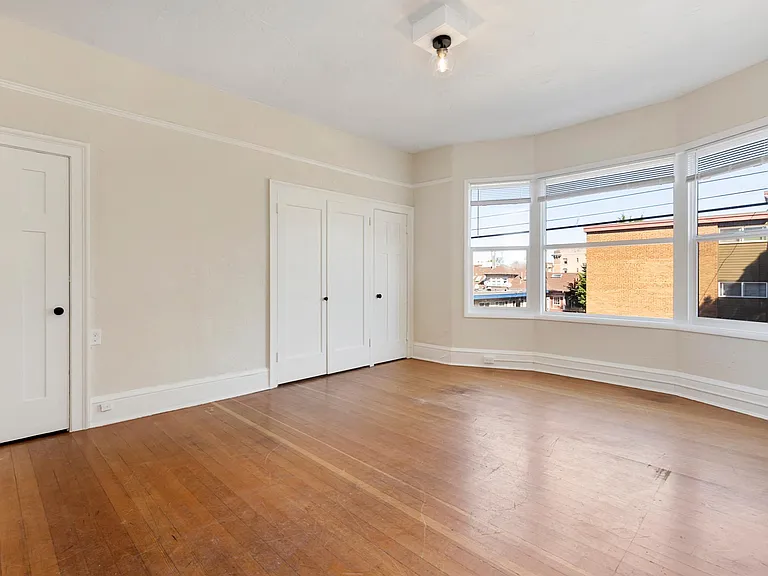 1633 Boylston Ave — Photo 5