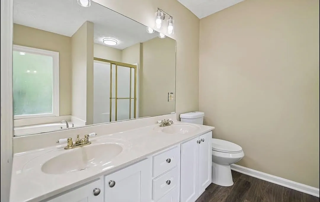 4 bed, 2.5 bath, 2404 sqft, $2,250 — Photo 4