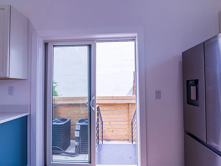 137 E Cumberland St #B — Photo 25