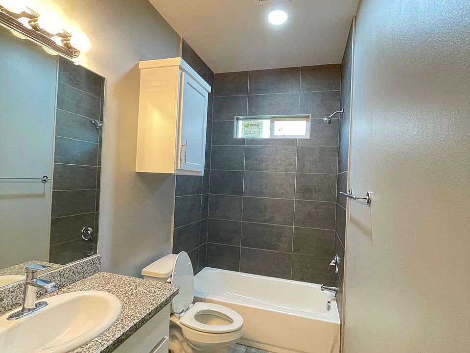 1st image of 3420 Sahara Dr #4