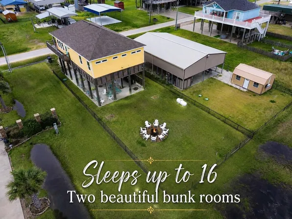 858 East Rd, Crystal Beach, TX 77650