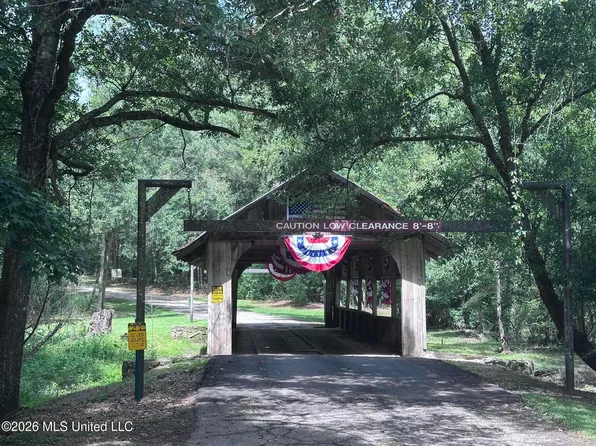 Covered Bridge Rd, Carriere, MS 39426