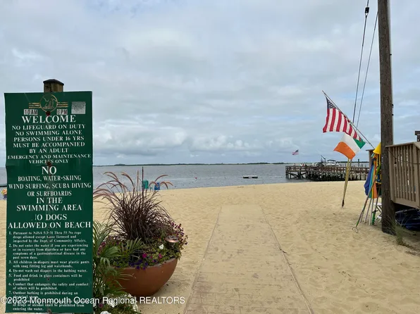 30 Gravelly Point Rd, Highlands, NJ 07732