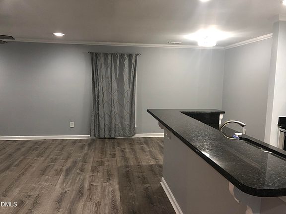 2nd image of 1001 Kingswood Dr APT A