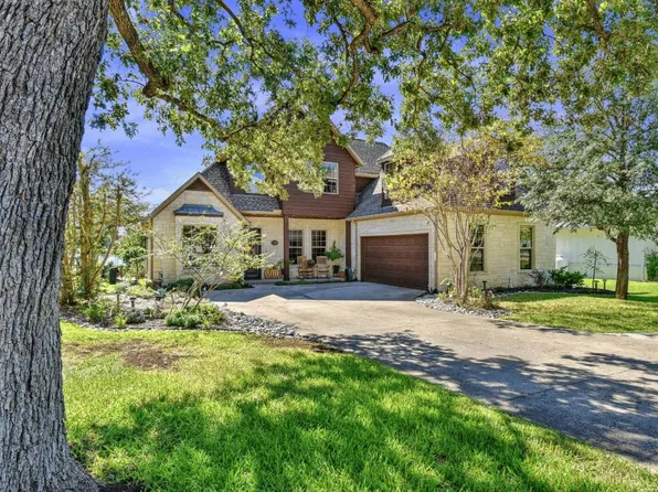 135 Blackfoot Trl, Lake Kiowa, TX 76240