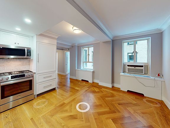 5th image of 752 W End Ave APT 18A