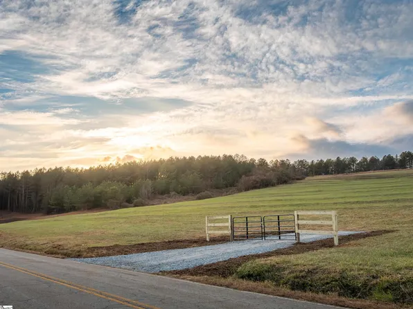 4 Concord Church Rd, Pickens, SC 29671