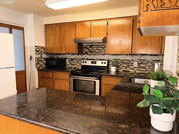 5th image of 14339 SE Alder Ct