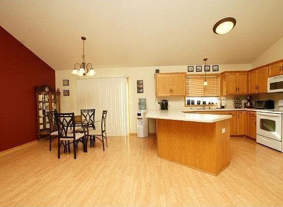 3rd image of 209 Pine Street