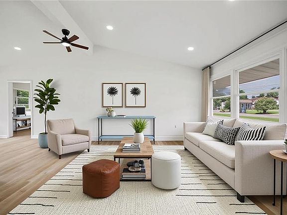 4th image of 2676 Powell Cir