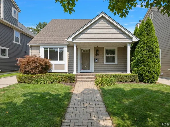 1959 Haynes St, Birmingham, MI 48009