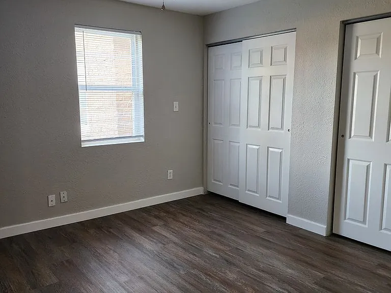 417 Albert St — Photo 12