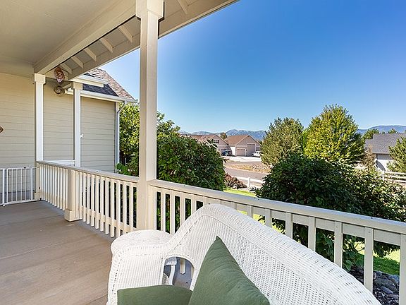 2nd image of 2641 Skyline Dr