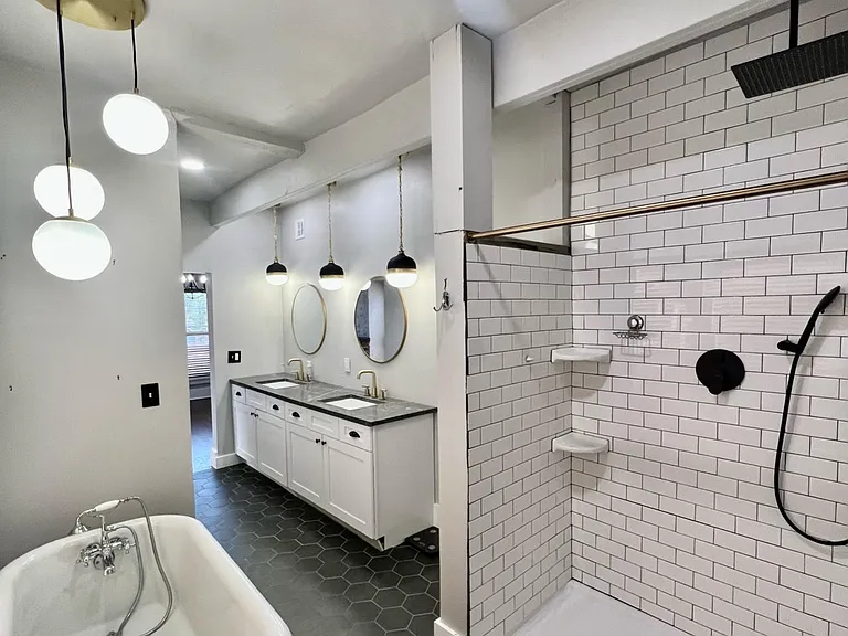 220 W Latimer St #B — Photo 21