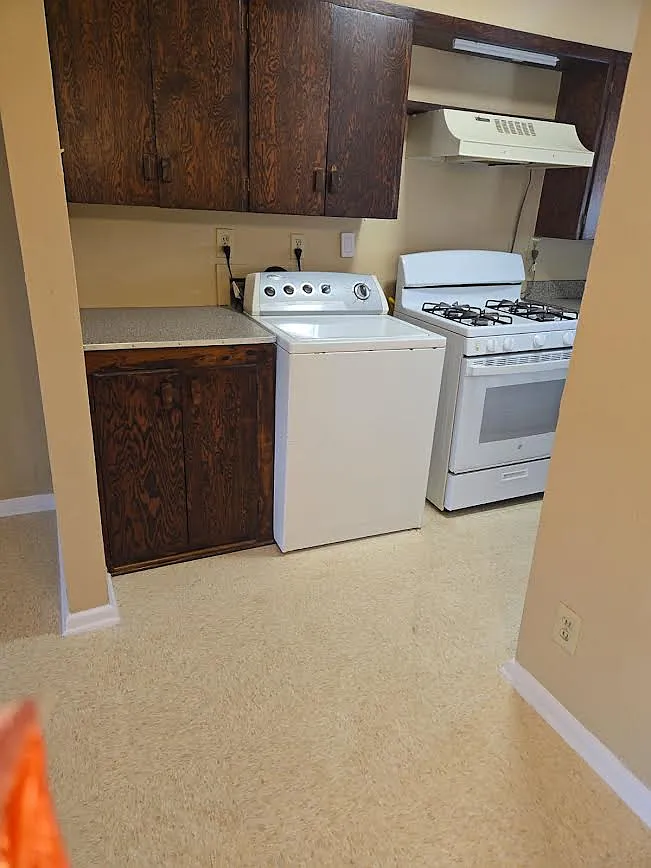 2 bed, 750 sqft, $949 — Photo 2