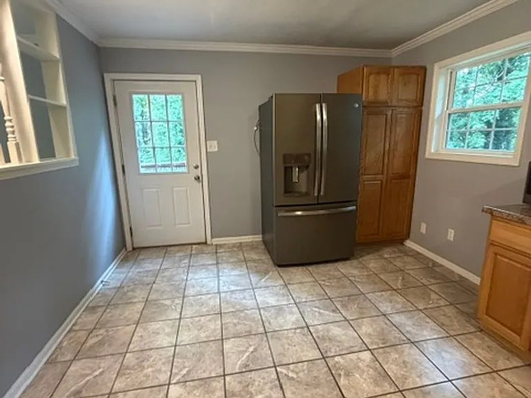 4040 Lynncrest Dr NE — Photo 5