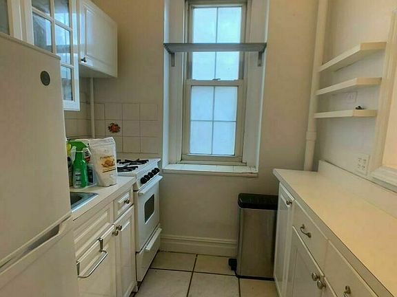 5th image of 45 Pineapple St APT 3B