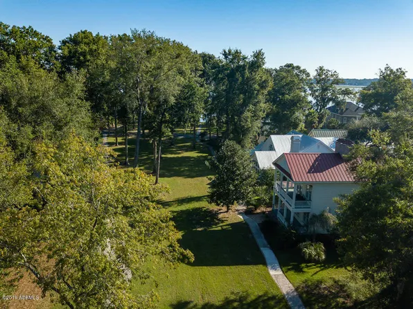 39 Wright Pl, Hilton Head Island, SC 29926