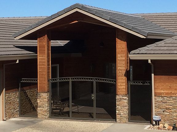 Large secure courtyard