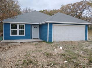 106 Bowie St, Mabank, TX 75156