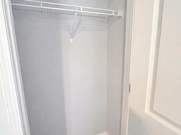 5th image of 727 Wayfinder Run